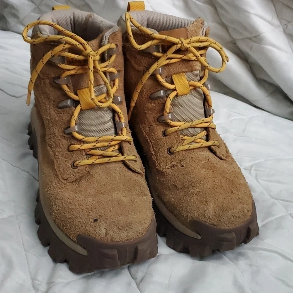CAT Intruder Ply Unisex suede boots